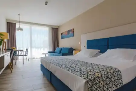 Romana Beach Apartments - 93