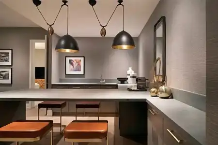 Hilton - 100