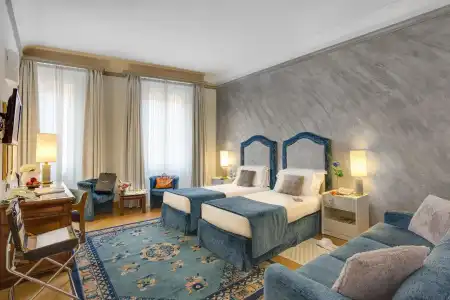 Rivoli Boutique - 14