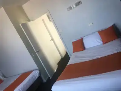 Waterfront Lodge Motel - 98