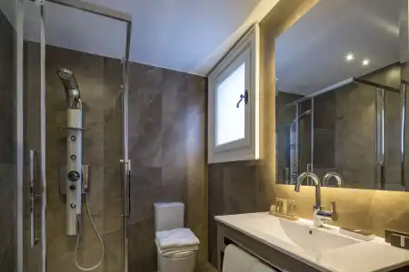 3Sixty & Suites - 9