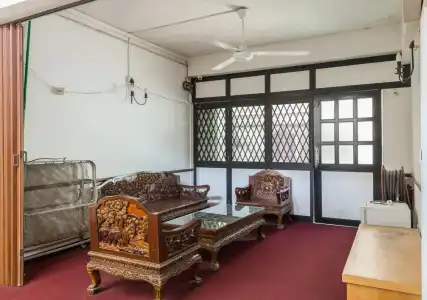 Sloane Court - 6