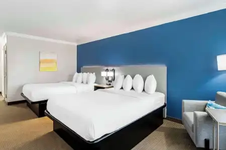 Comfort Inn & Suites Galveston Central Island near Pier - 38