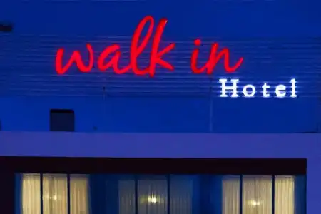Walk In - 4
