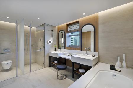 Double Tree by Hilton Dubai Business Bay - 17