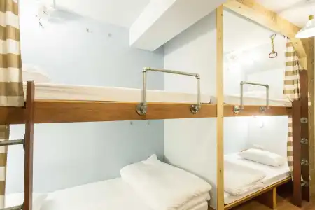 Barn and Bed Hostel - 23