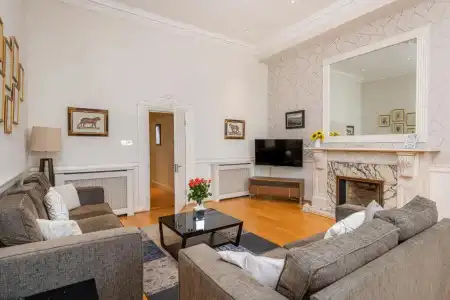 Queensgate Court - 262