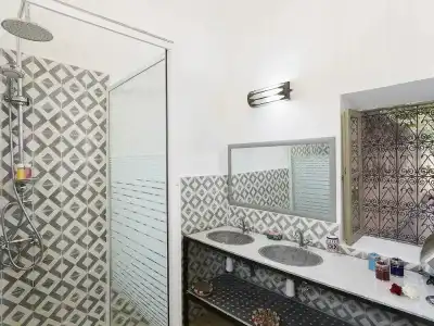 Riad Swaka - 82