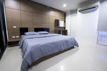 Number 4 Apartment - 19