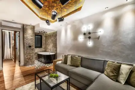 One Luxury Suites - 95