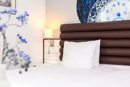 Golden Tulip Central - 93