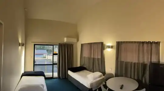Rayland Epsom Motel - 22
