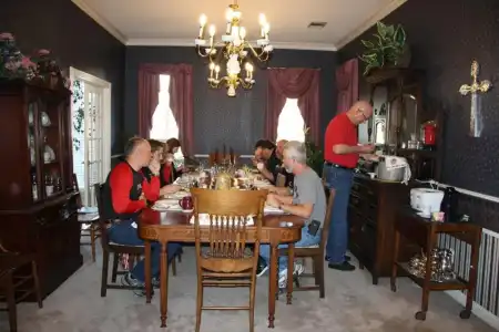 Woodrow House Bed & Breakfast - 8
