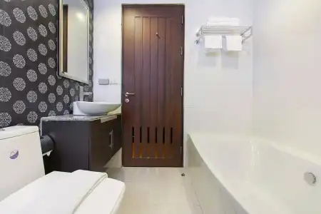 Bally Suite Silom - 8