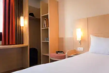 Ibis Grenoble Gare - 36