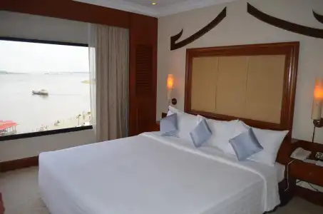 Cambodiana - 37
