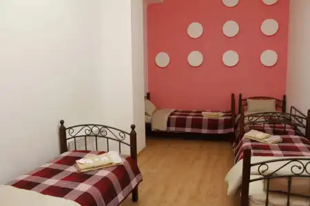 Greek - Hostel - 2