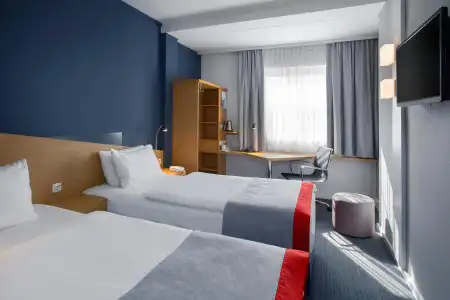Holiday Inn Express Frankfurt Airport by IHG - 4