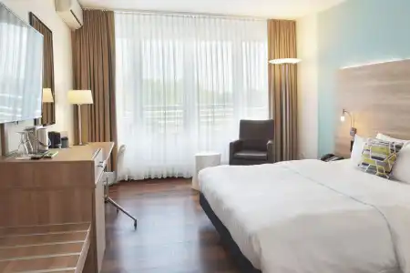 Courtyard by Marriott Dresden - 5