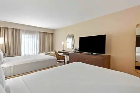 DoubleTree by Hilton Columbus - 58