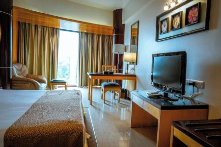 Peninsula Grand - 40