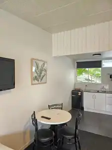 The Avenue - 19