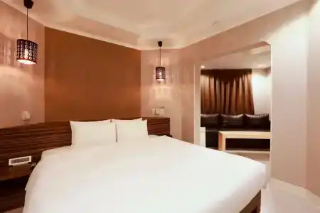 88 Shinsaibashi - 86