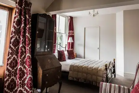 The Grange Motel - 17
