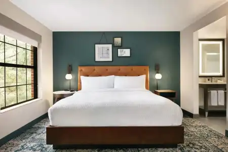 Four Points by Sheraton Raleigh Arena - 3