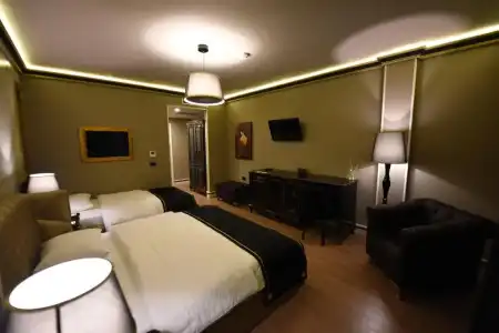 Hymetis Palace - 18