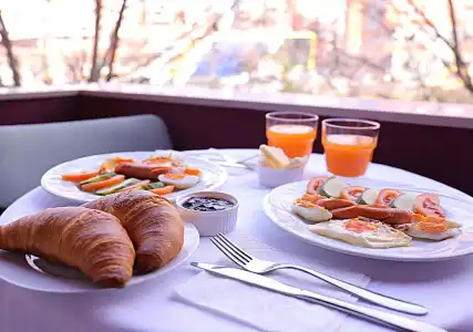 Oda Tirana - 11