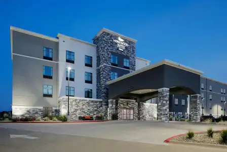 Homewood Suites by Hilton Topeka - 0