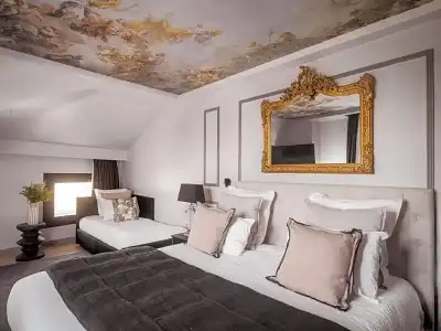 Maisons du Monde Hôtel & Suites - La Rochelle Vieux Port - 83
