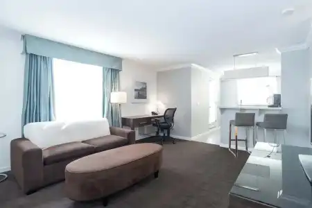 Sandman & Suites Kelowna - 85