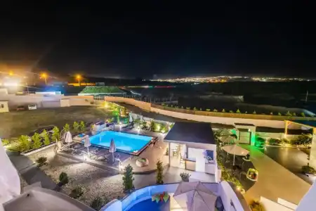 Santoterra Antigua Suites - 64