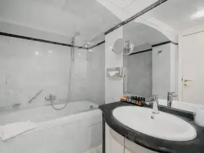 Manos Premier - 8