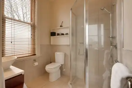Merivale Manor - 8