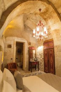 Solo Cave Suites - 42