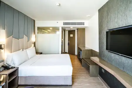 Holiday Inn Express Bangkok Sukhumvit 11 by IHG - 3
