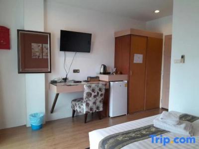 Island Patong Beachfront Apartments - 46