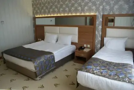 Carmine Otel - 3
