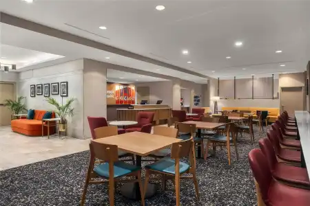 Hampton Inn Majestic Chicago Theatre District - 28