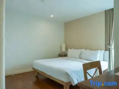 Sabai Sathorn - 215