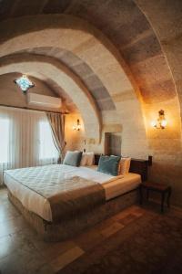 Hu of Cappadocia - 42