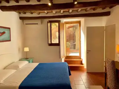 Regis Condo - 45