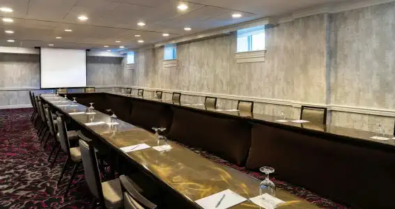 The Churchill near Embassy Row - 17