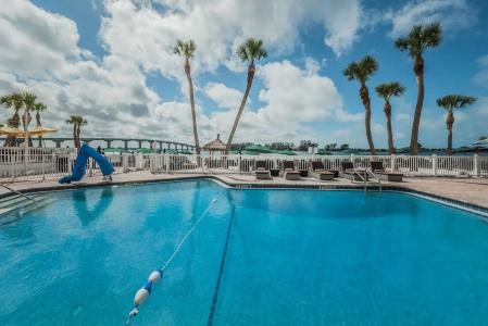 DreamView Beachfront & Resort - 19