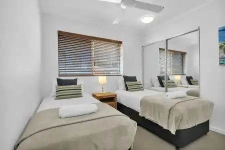 Rolling Surf Resort - 185