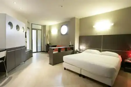 Residence Select Executive - 12