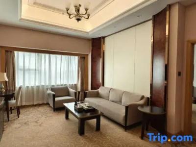 Shenzhen JunYi International - 140